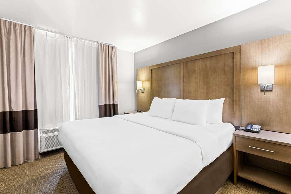 Comfort Suites Кълъмбия Стая снимка